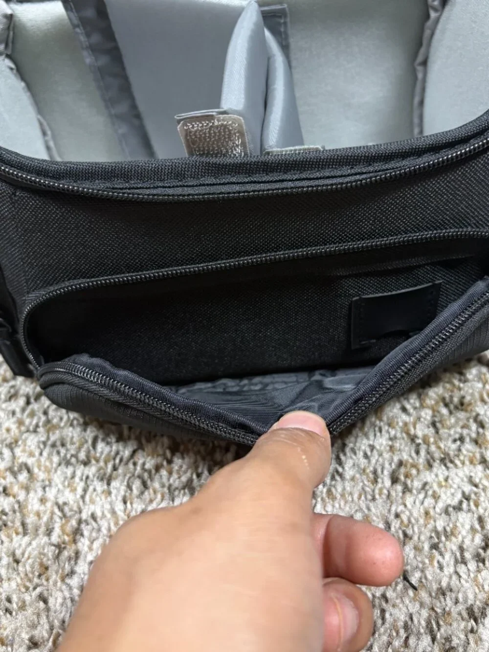 Sony LCS-U21 Soft Carrying Case for Cyber-Shot and Alpha Cameras - Black